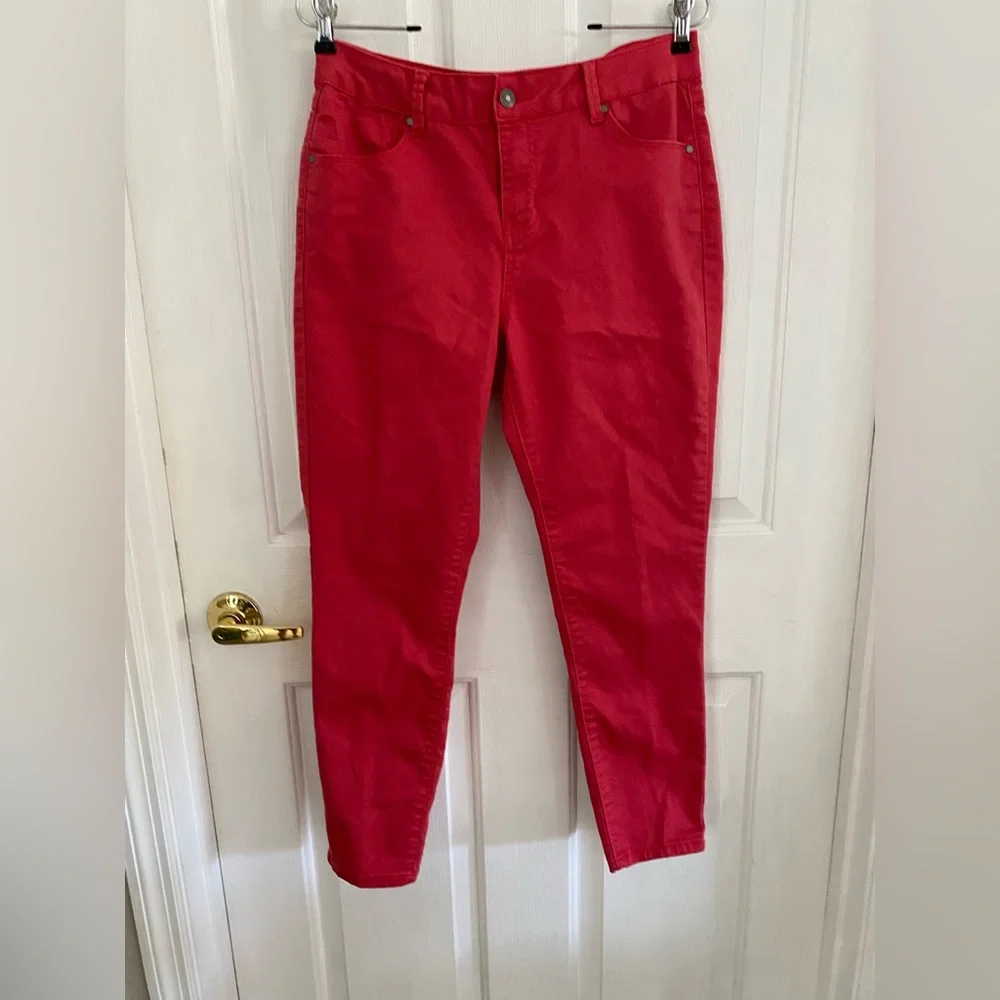 ARTISAN NY Women's Red Jeans - Picture 3 of 11